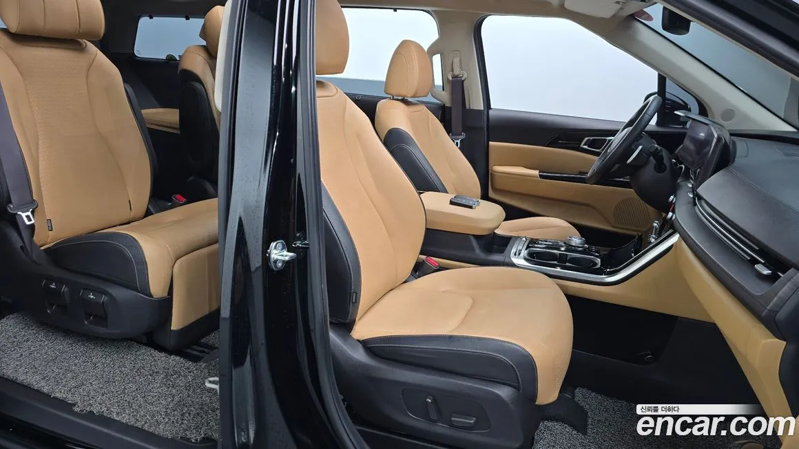 Kia Carnival — фото 10
