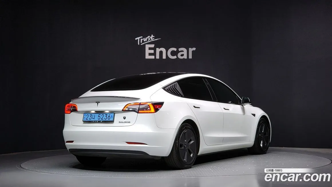 Tesla Model 3 — фото 2