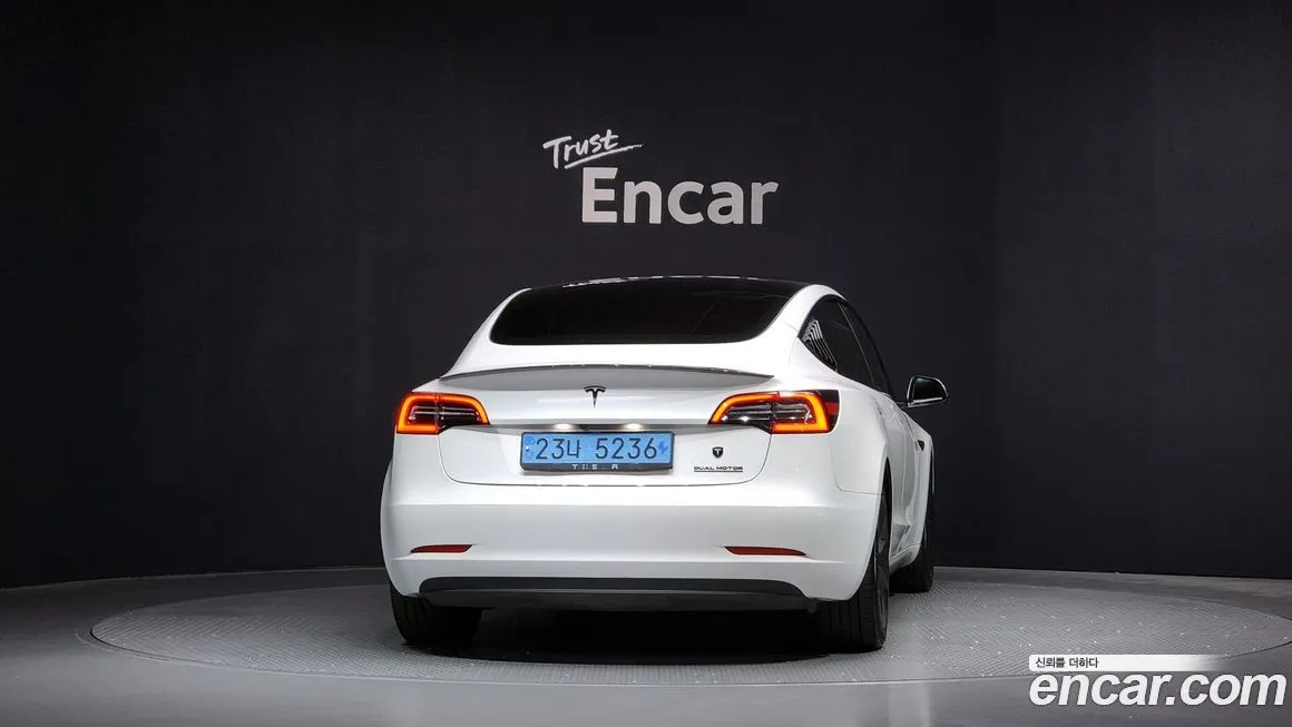 Tesla Model 3 — фото 4