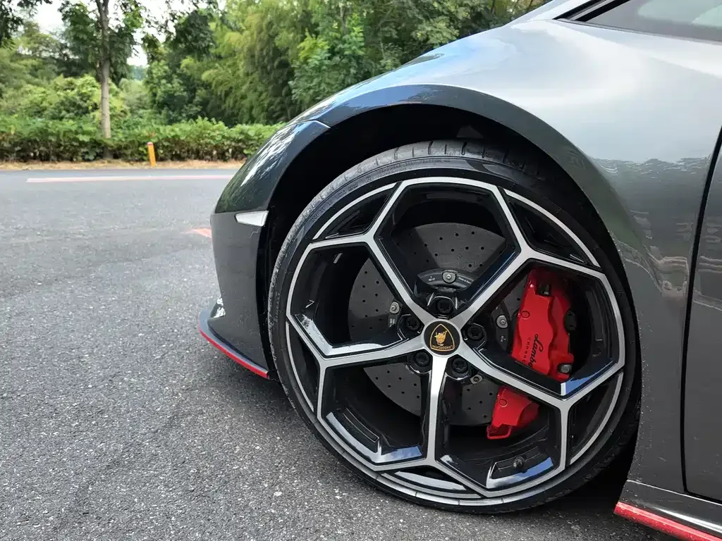 Lamborghini Huracan — фото 5