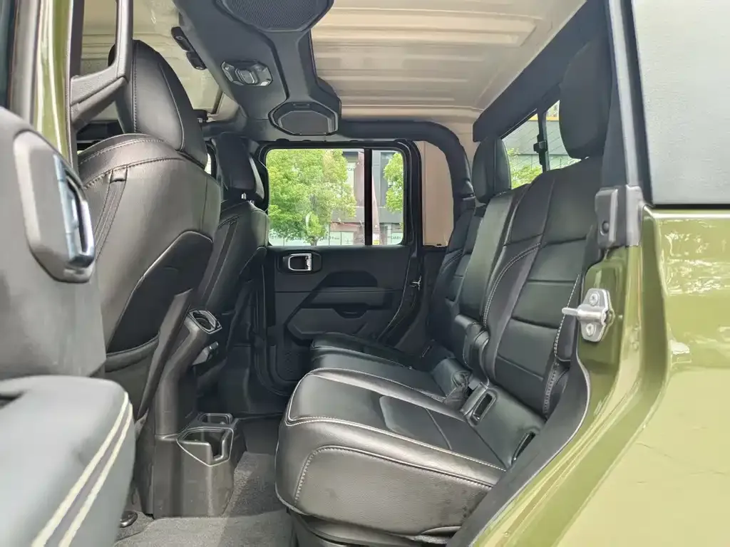 Jeep Gladiator 2023 из CN, фото 10