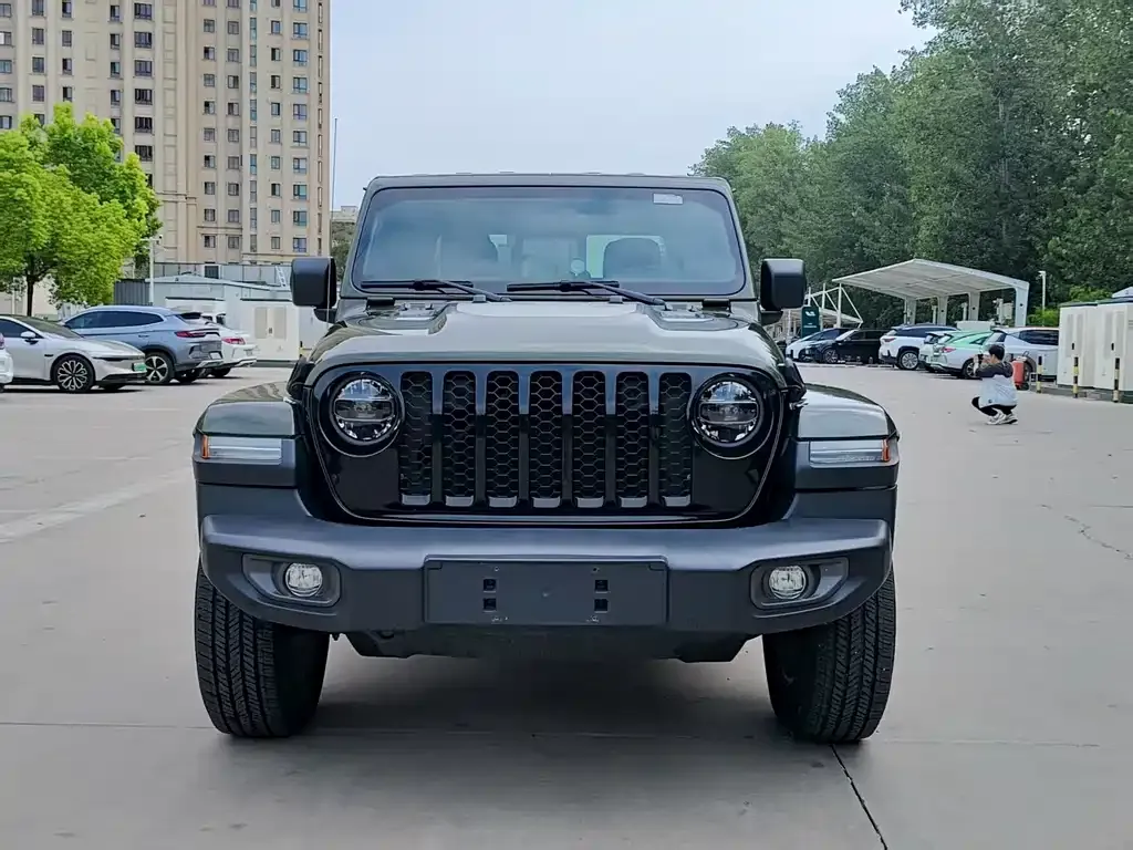 Jeep Gladiator 2023 из CN, фото 2