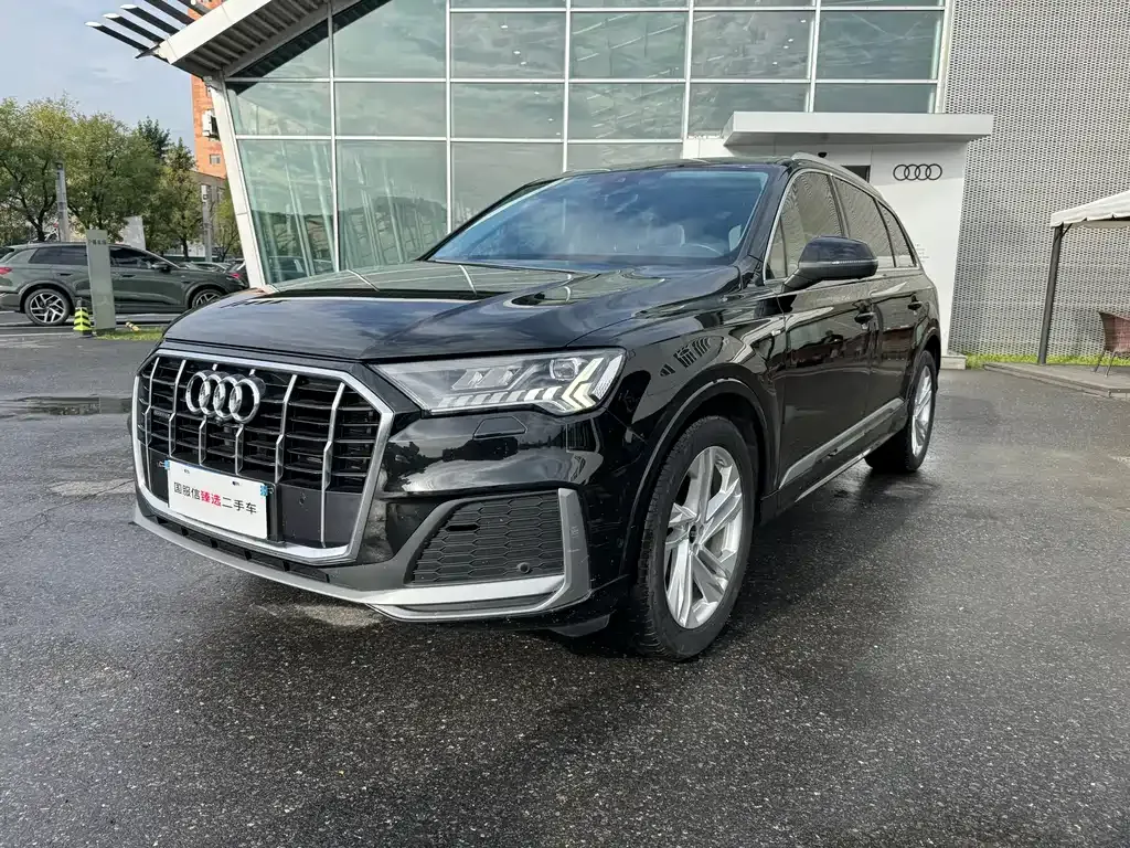 Audi Q7 2023 из CN, фото 1