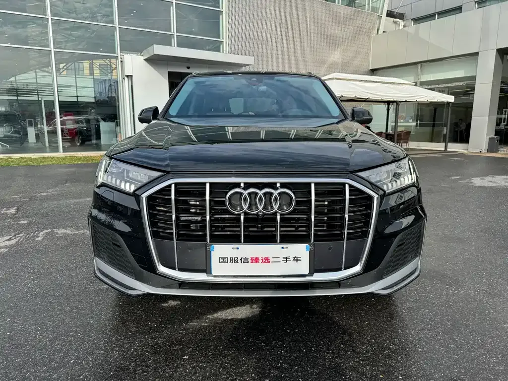 Audi Q7 2023 из CN, фото 2