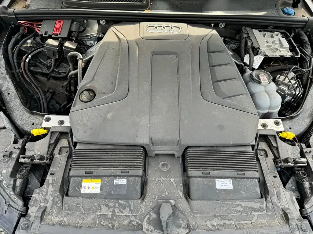 Audi Q7 2023 из CN, фото 5