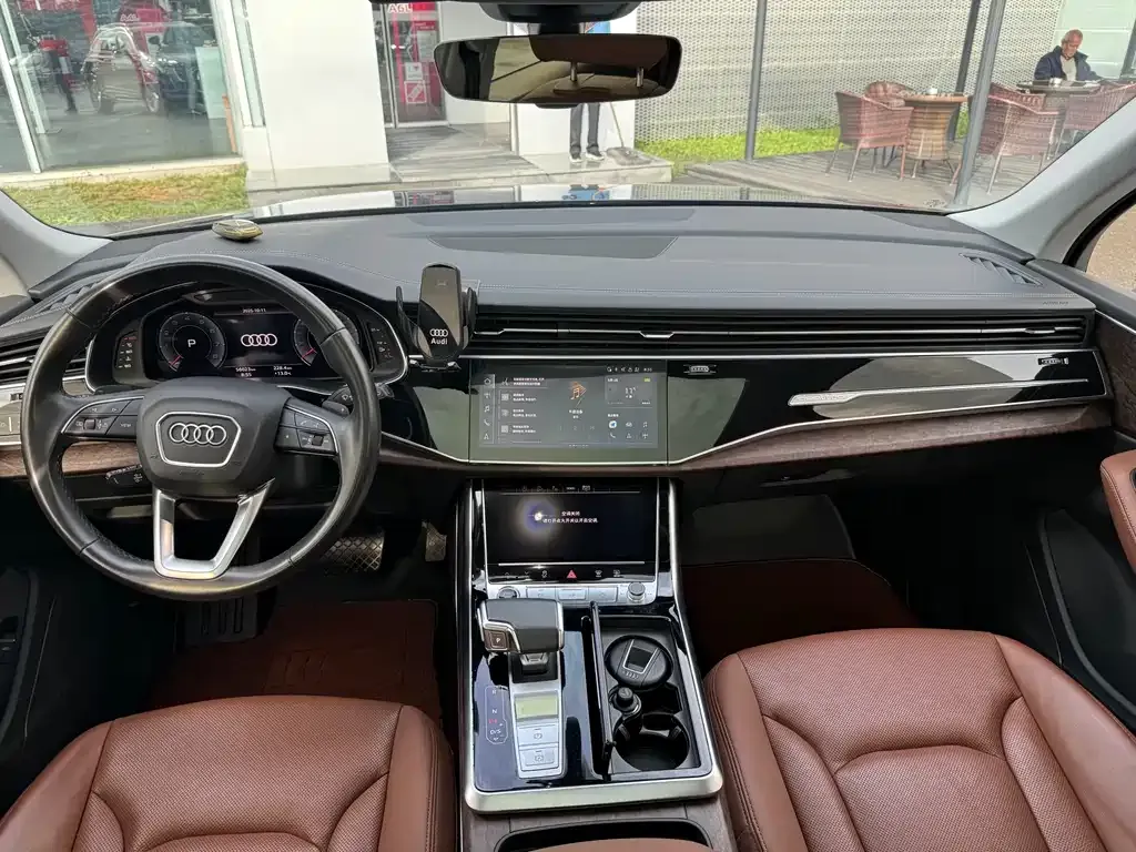 Audi Q7 2023 из CN, фото 8