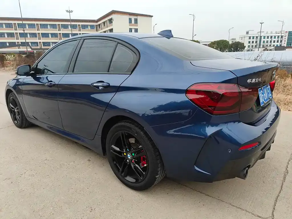 BMW 1 Series 2022 из CN, фото 4