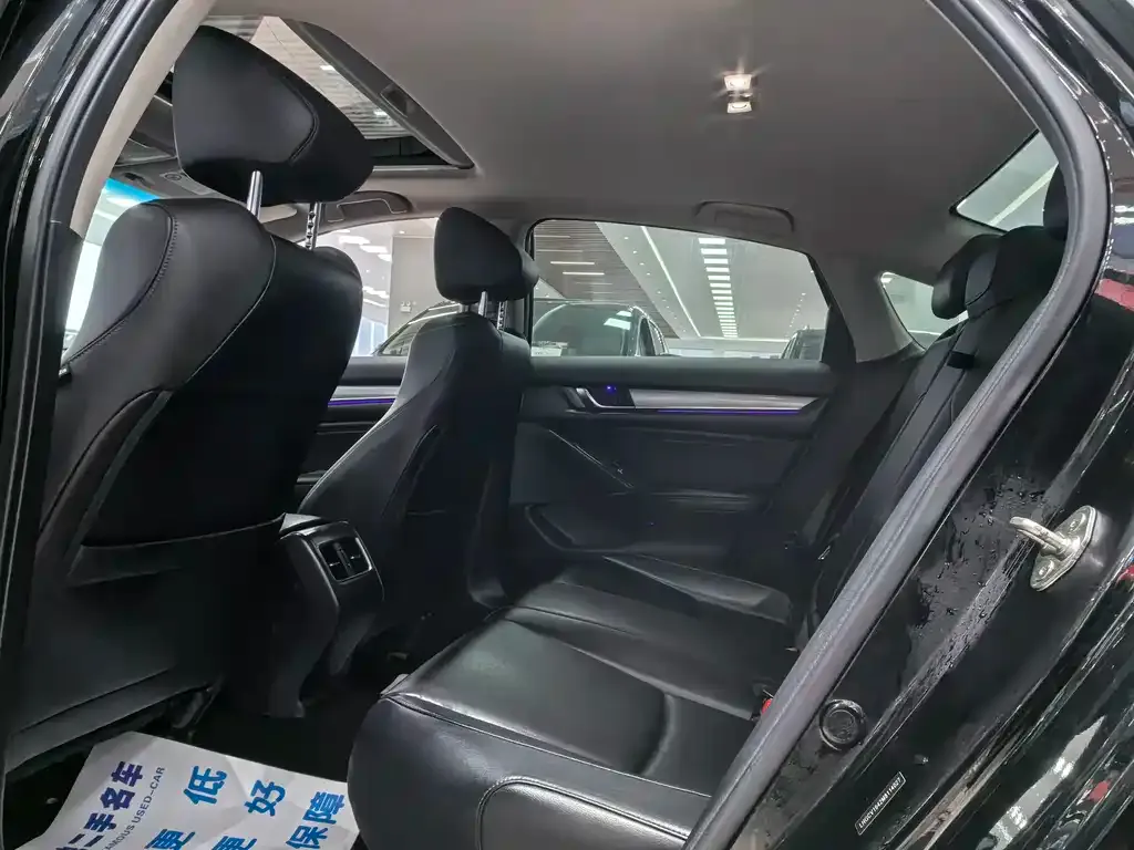 Honda Accord — фото 6