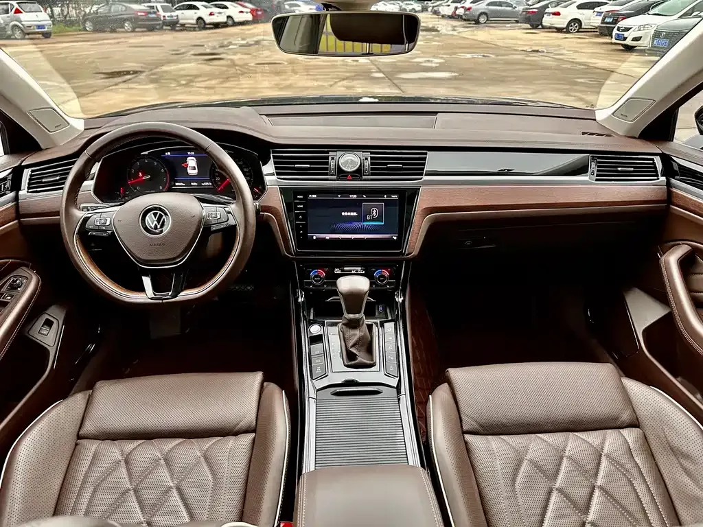 Volkswagen Phideon — фото 5