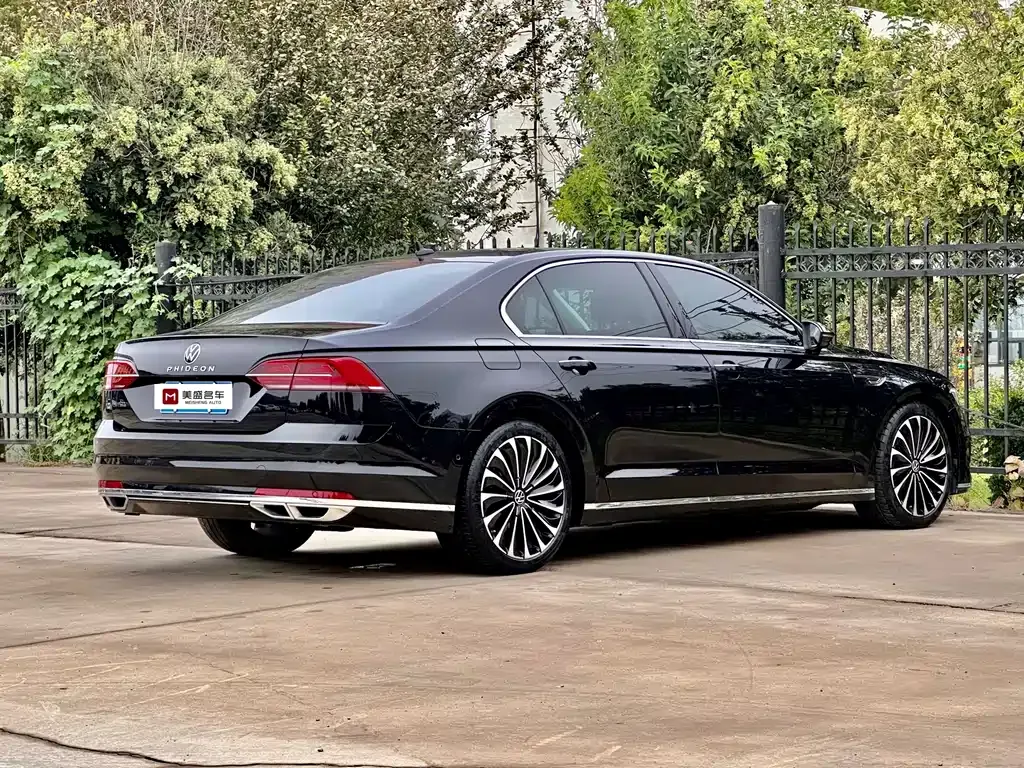 Volkswagen Phideon — фото 9