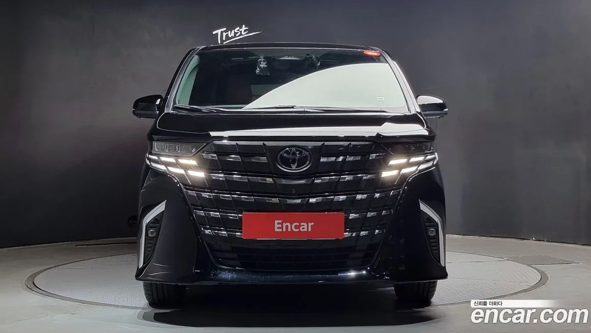 Toyota Alphard — фото 3