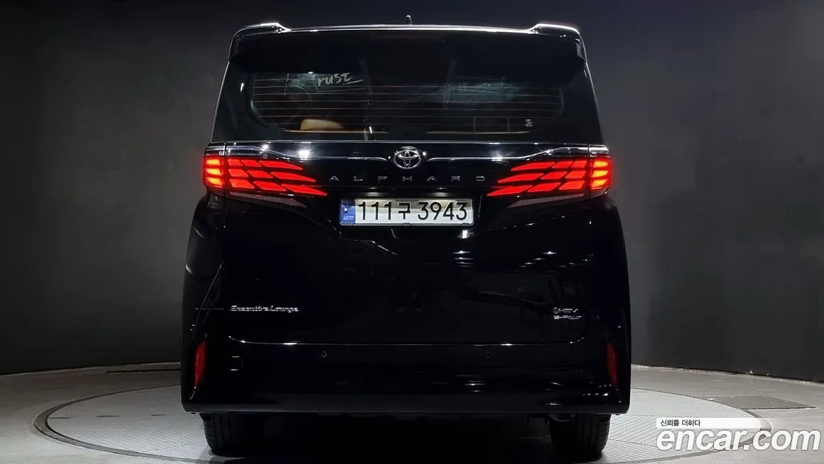 Toyota Alphard — фото 4