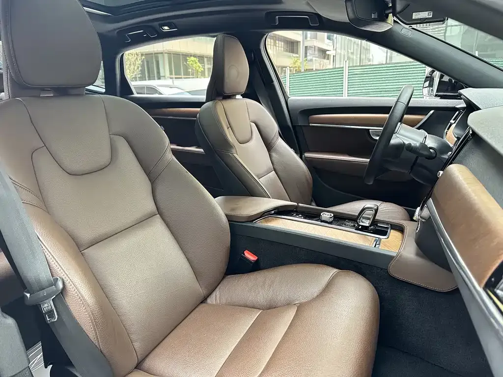 Volvo S90 — фото 10