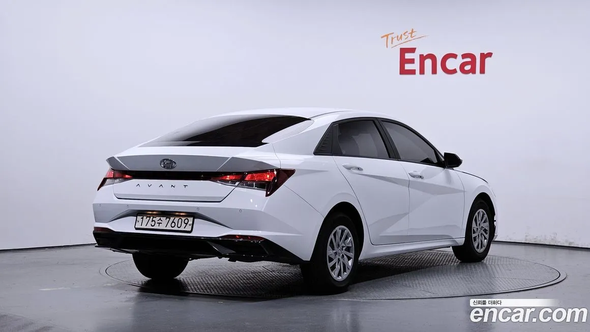 Hyundai AVANTE — фото 2