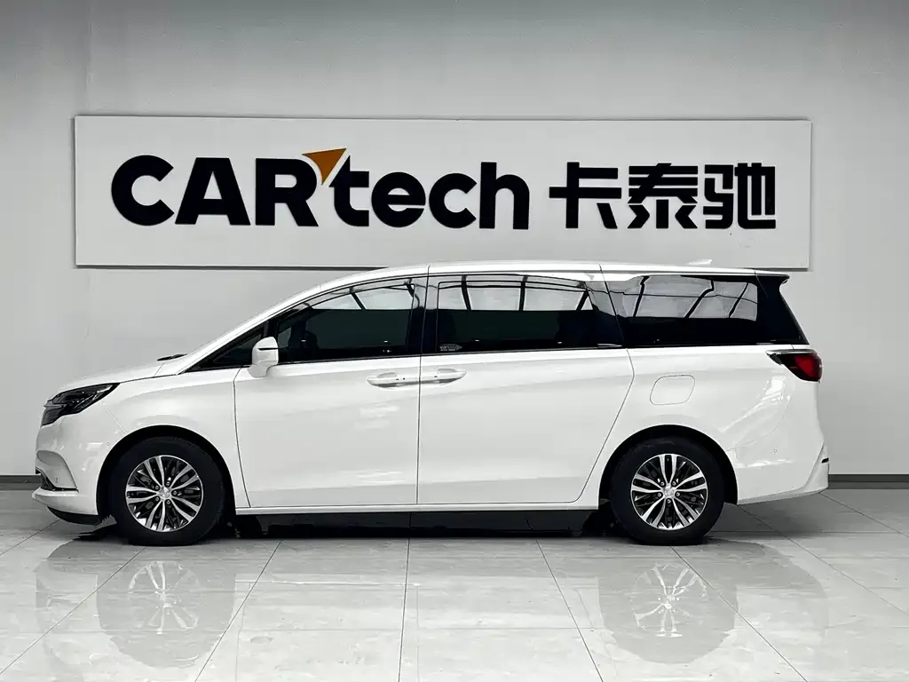 Buick GL8 2022 из CN, фото 2