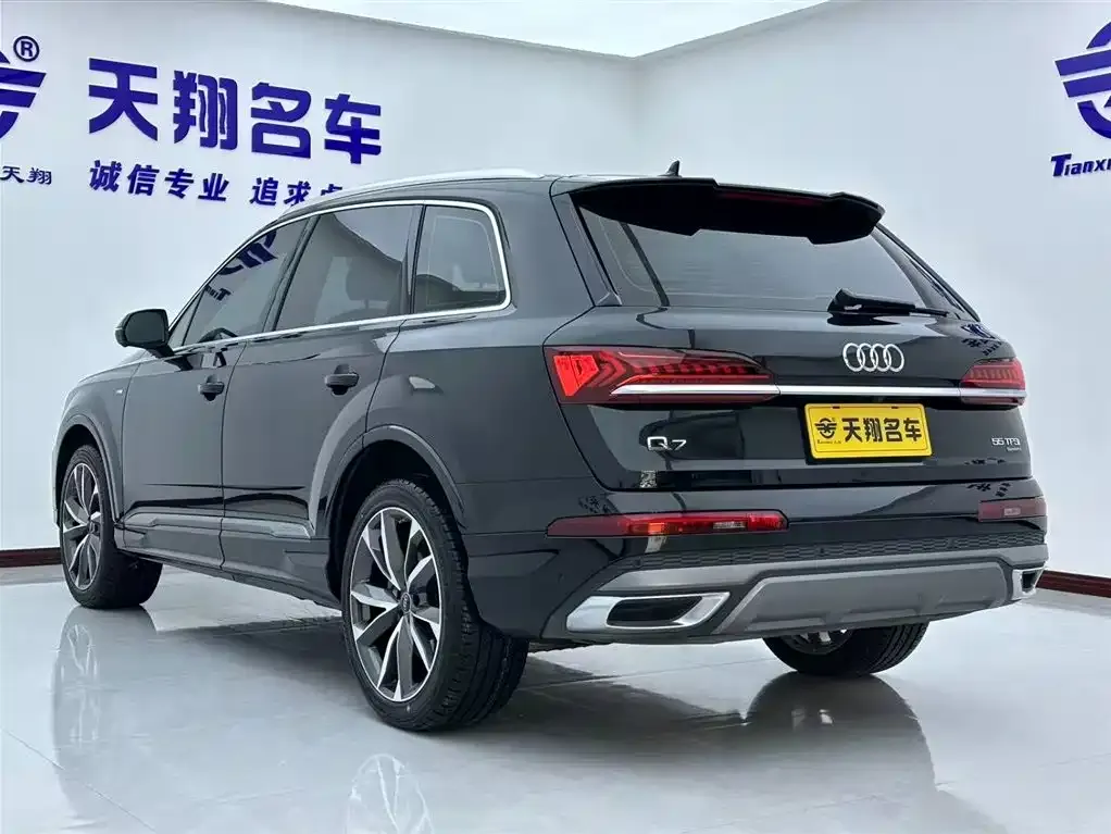 Audi Q7 2022 из CN, фото 4