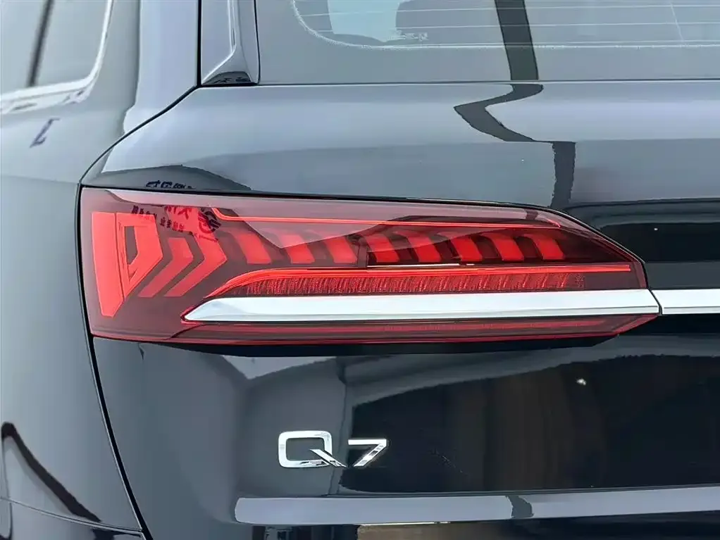 Audi Q7 2022 из CN, фото 9