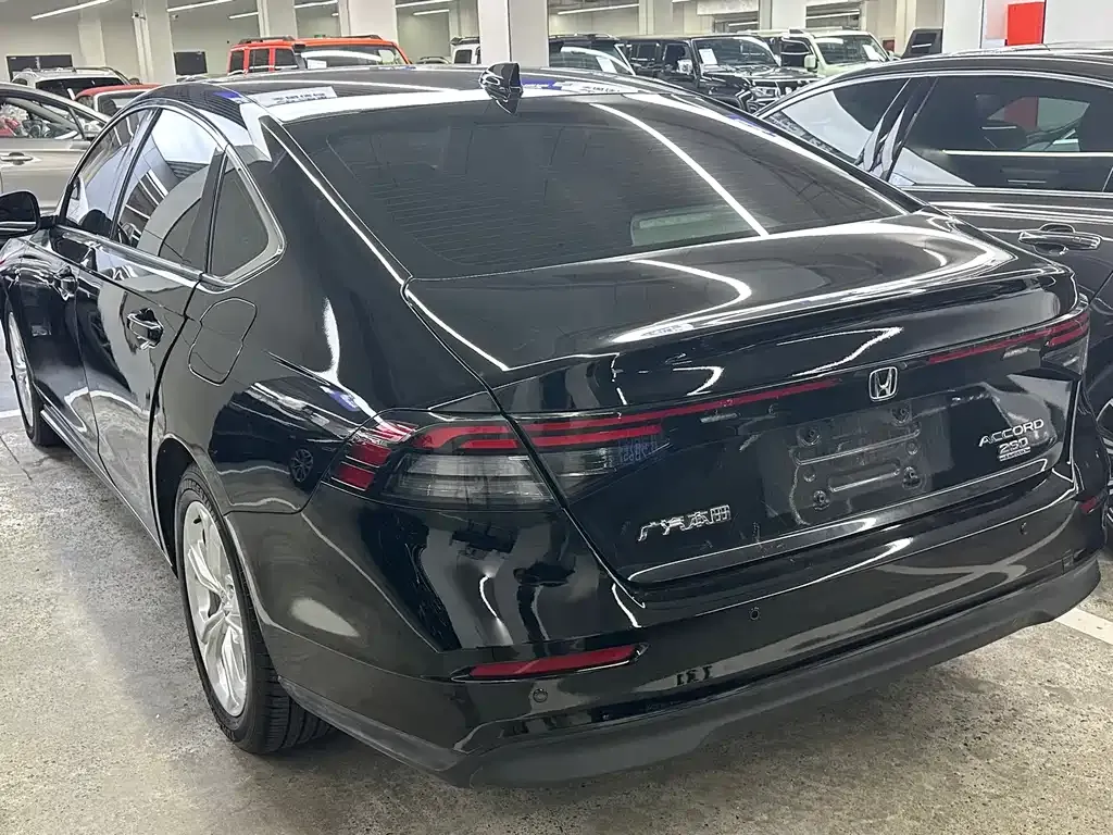 Honda Accord — фото 10