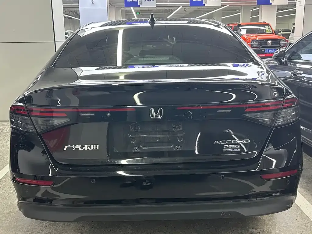 Honda Accord — фото 9