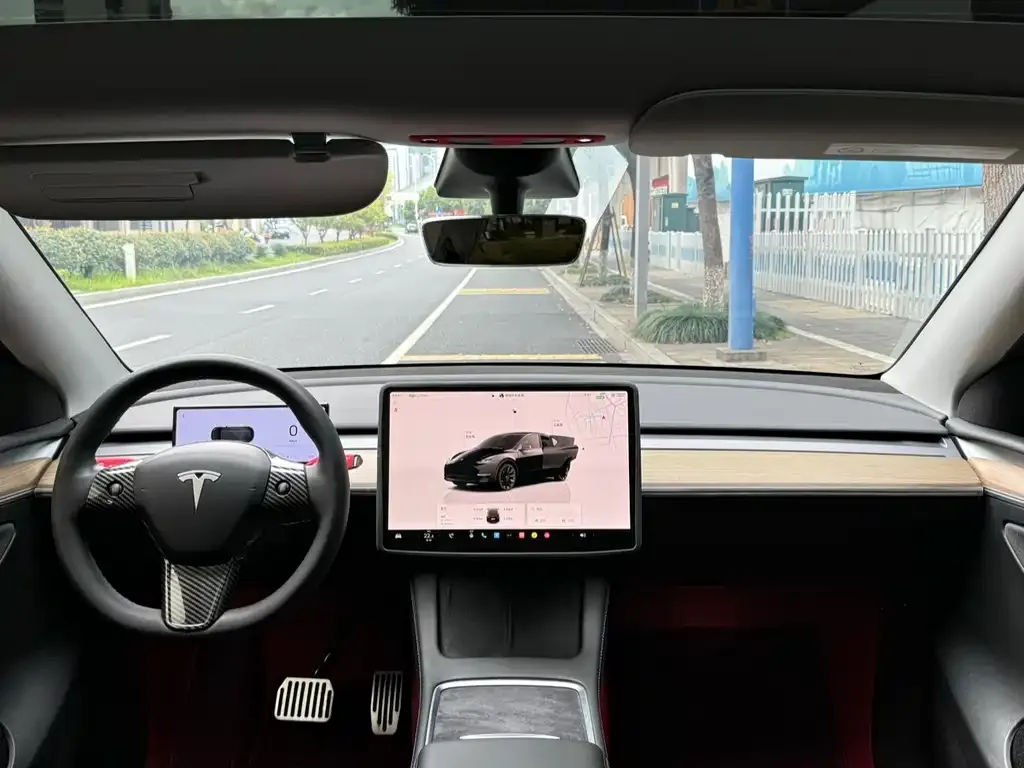 Tesla Model Y — фото 4