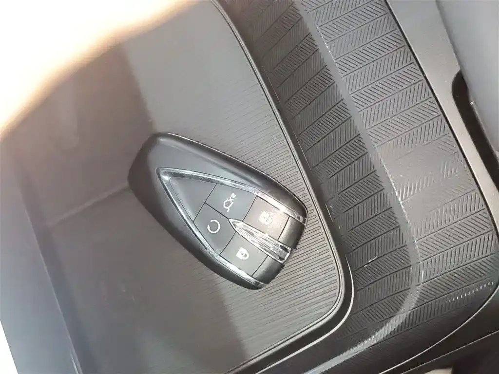 Changan Eado 2024 из CN, фото 9