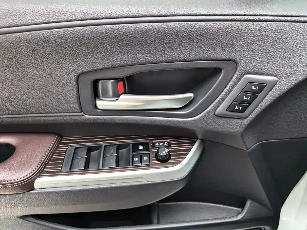 Toyota Granvia 2025 из CN, фото 10