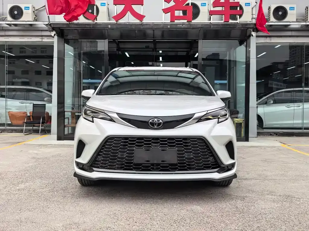 Toyota Granvia 2025 из CN, фото 2