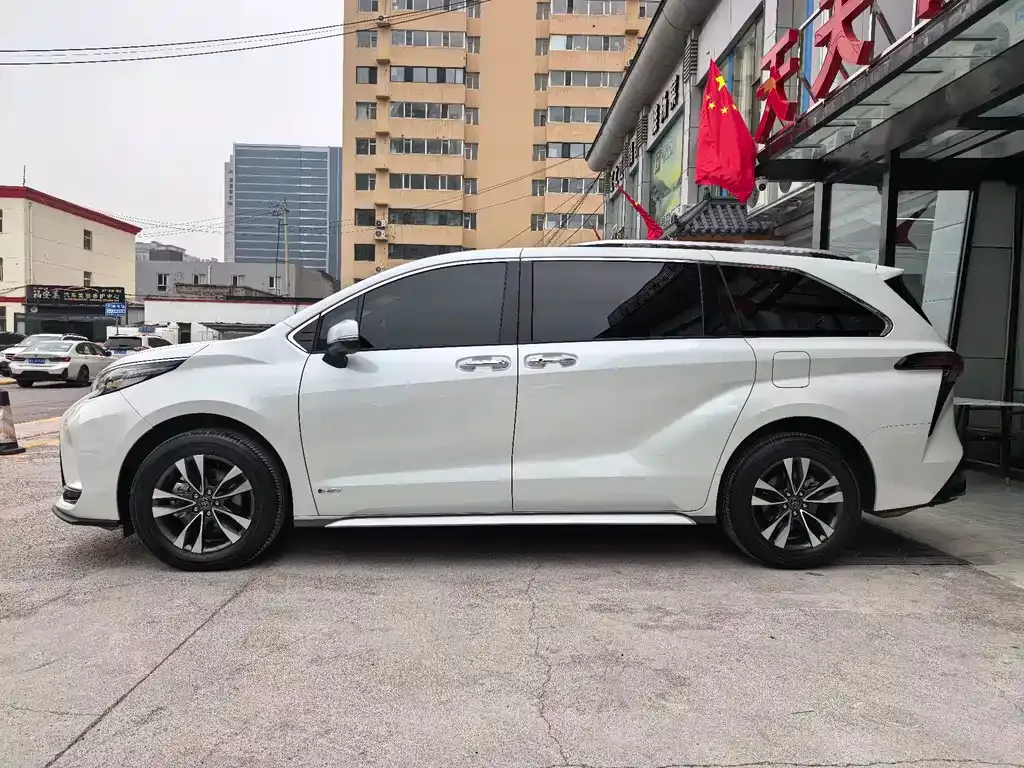 Toyota Granvia 2025 из CN, фото 3