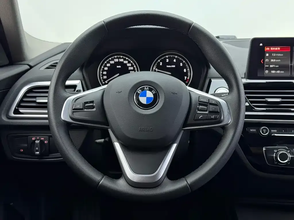 BMW 1 Series — фото 10