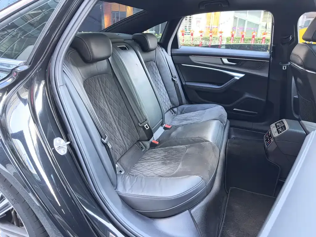 Audi A6L 2021 из CN, фото 8