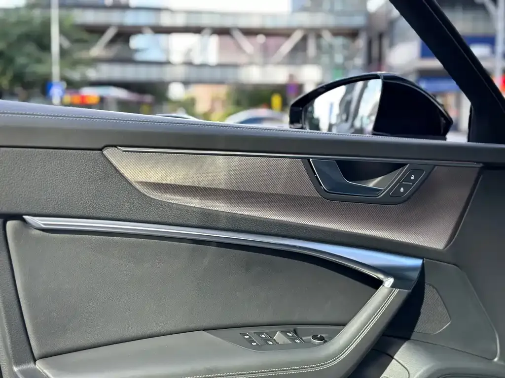 Audi A6L 2021 из CN, фото 9