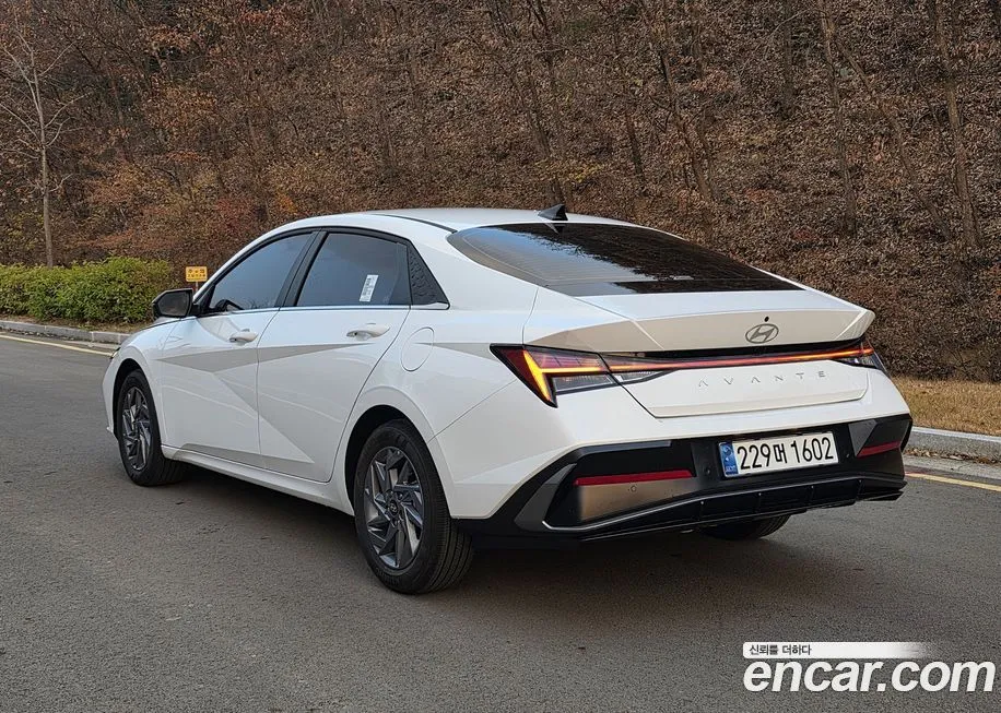Hyundai AVANTE — фото 4