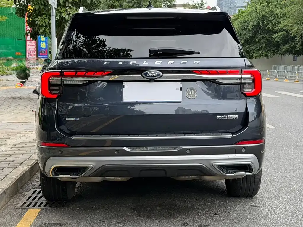 Ford Explorer 2023 из CN, фото 4