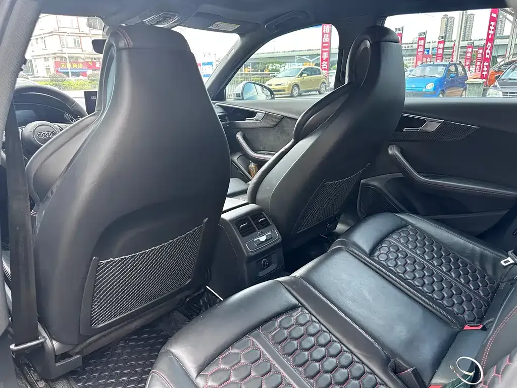Audi RS 4 2021 из CN, фото 4
