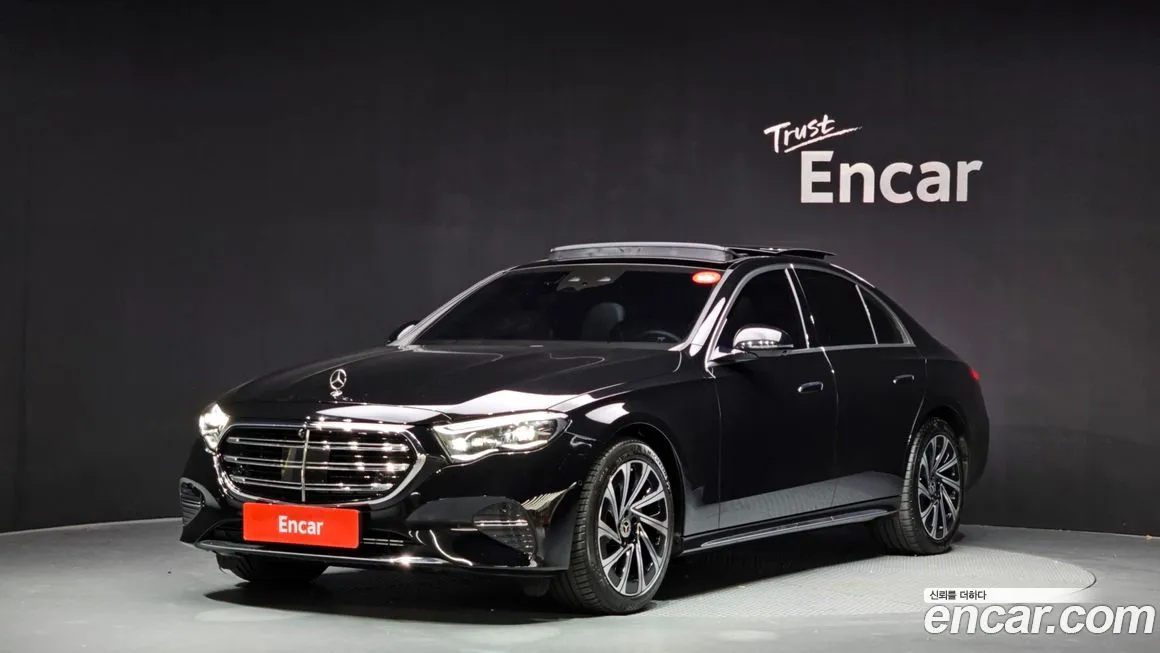 Mercedes-Benz E-Class — фото 1