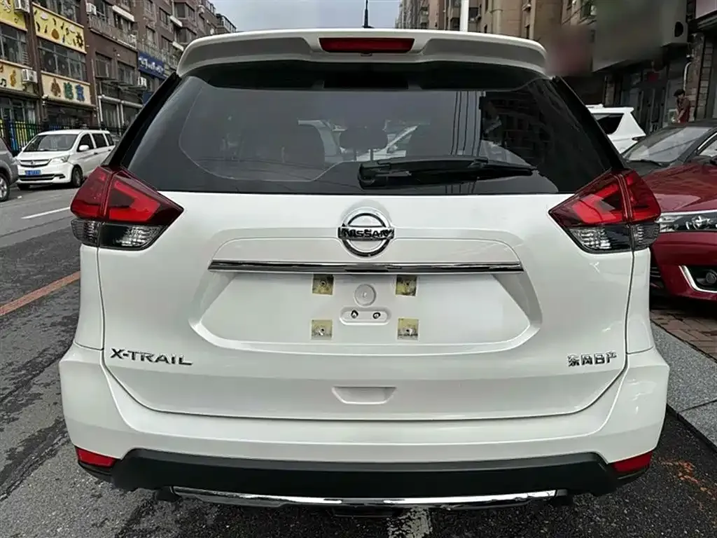 Nissan X-Trail — фото 10