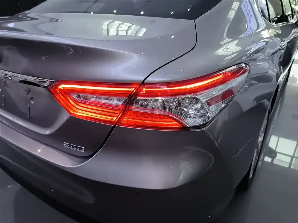Toyota Camry — фото 8