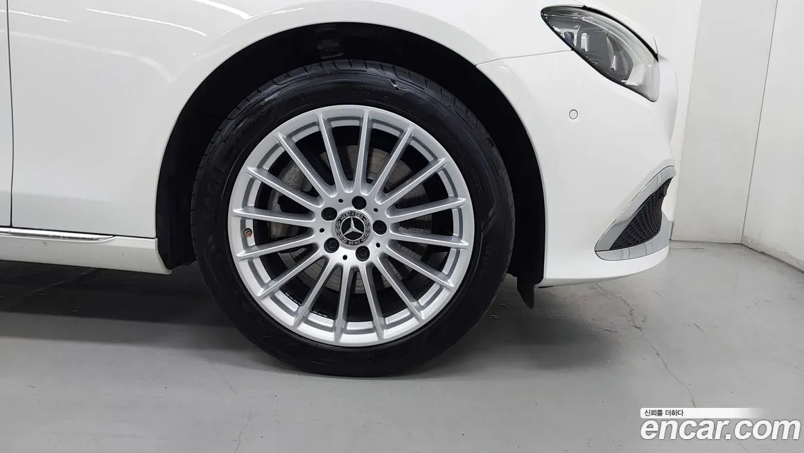 Mercedes-Benz E-Class 2023 из KR, фото 5