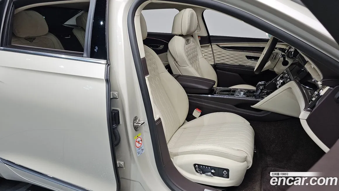 Bentley Flying Spur 2024 из KR, фото 10
