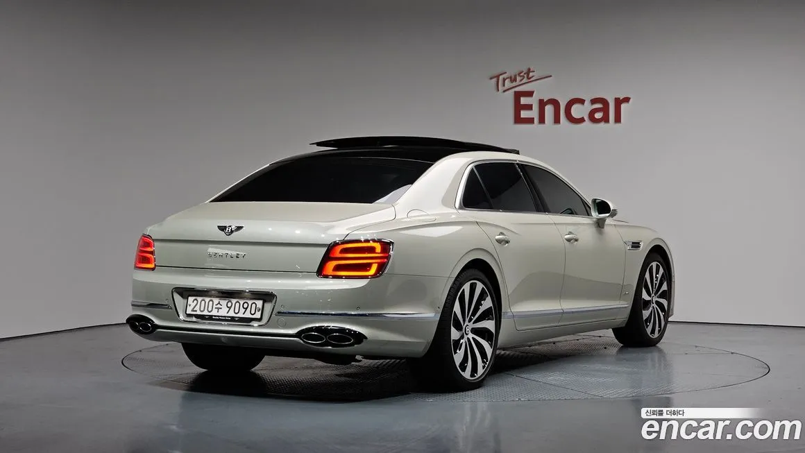 Bentley Flying Spur 2024 из KR, фото 2