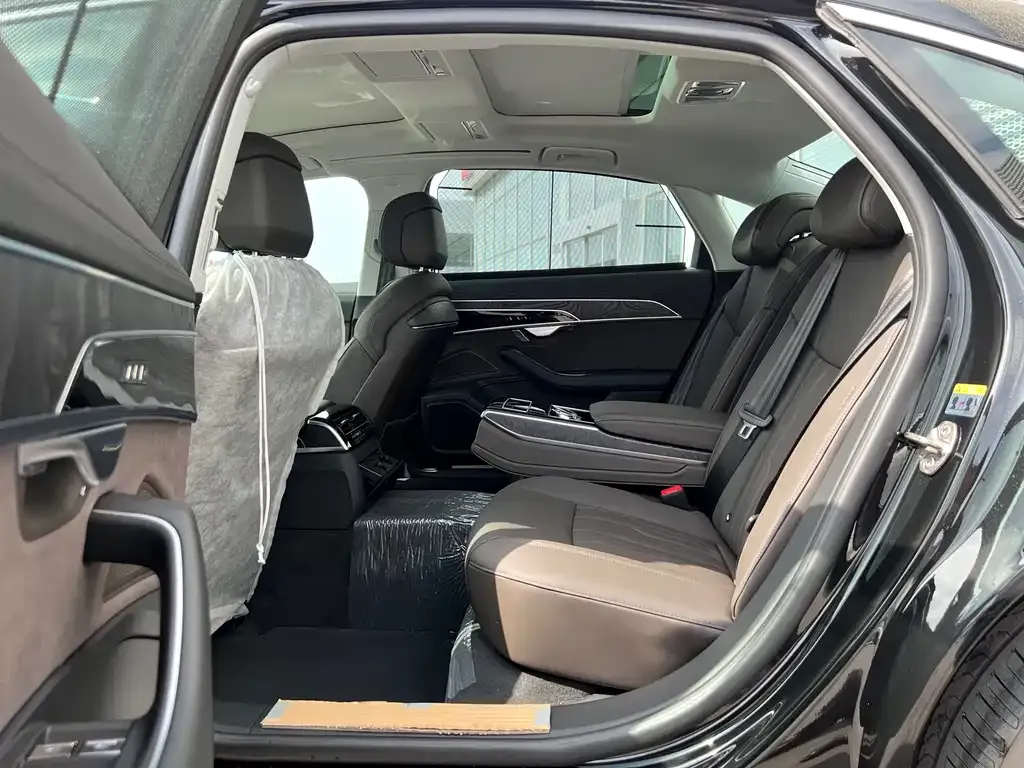 Audi A8 2025 из CN, фото 7