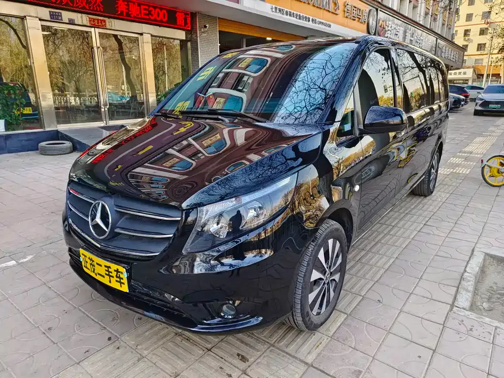 Mercedes-Benz Vito — фото 1