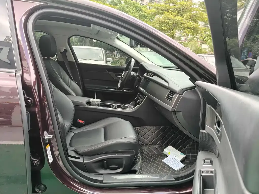 Jaguar XFL 2021 из CN, фото 10