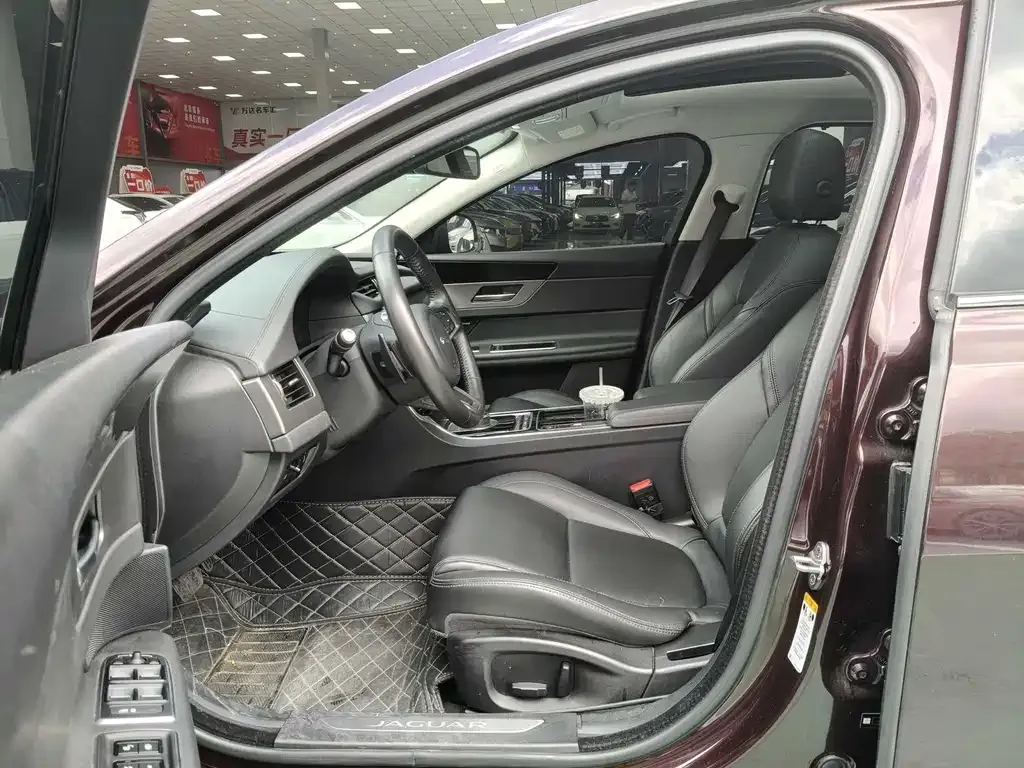 Jaguar XFL 2021 из CN, фото 8