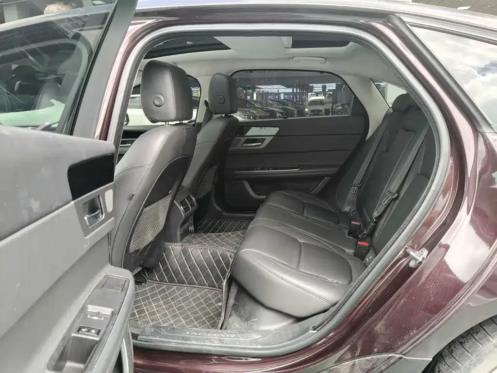 Jaguar XFL 2021 из CN, фото 9