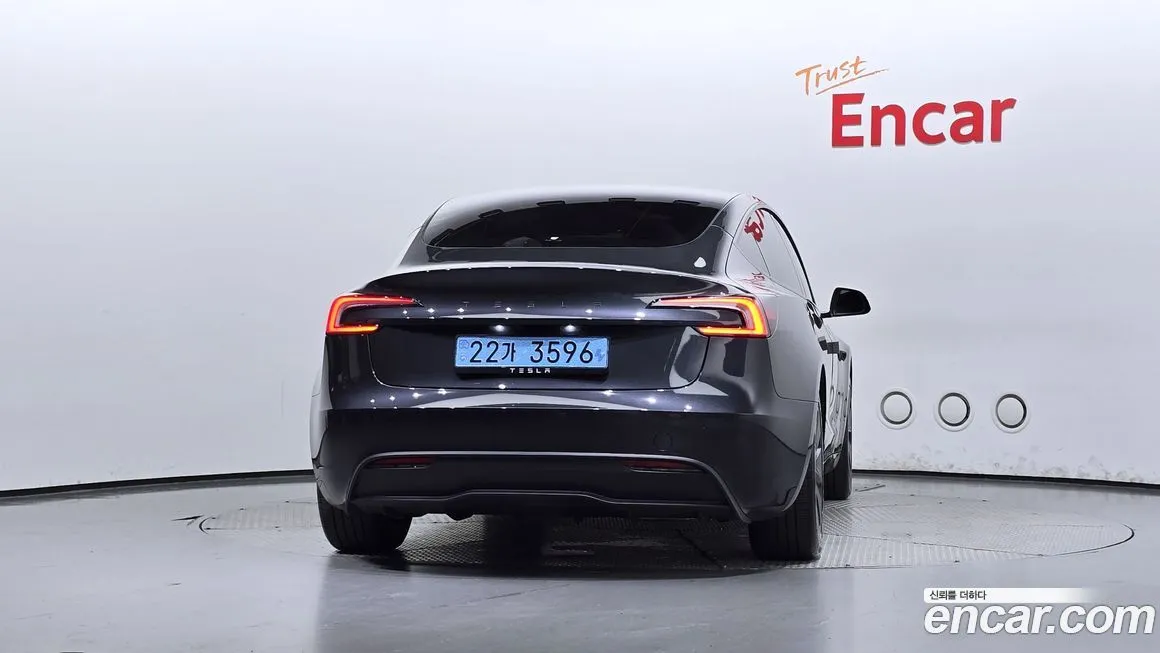 Tesla Model 3 — фото 4