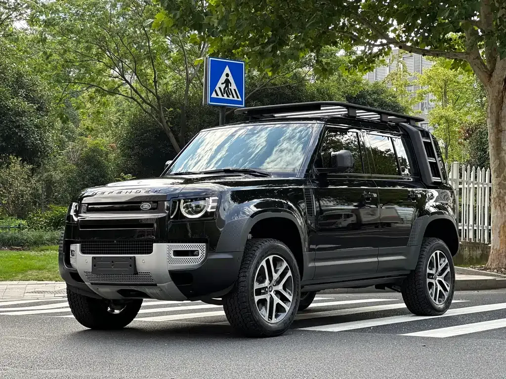 Land Rover Defender — фото 1