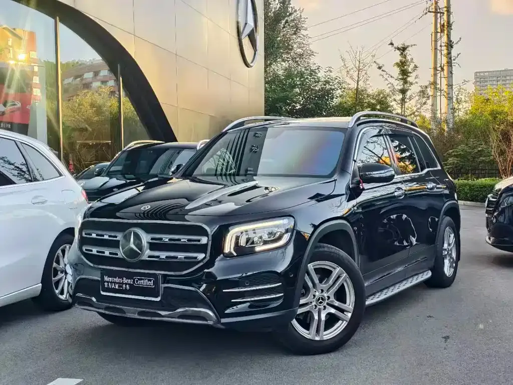 Mercedes-Benz GLB — фото 1