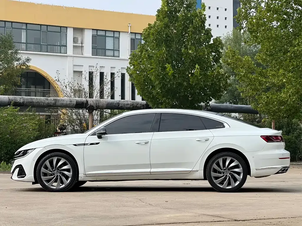 Volkswagen CC 2023 из CN, фото 7
