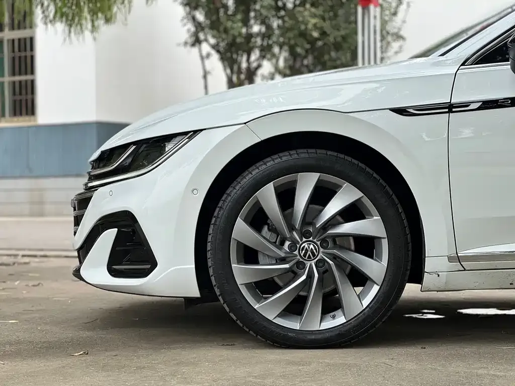 Volkswagen CC 2023 из CN, фото 9